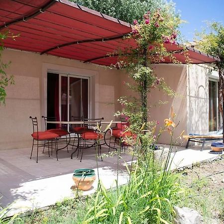Petit Paradis . Pujaut Ngoại thất bức ảnh