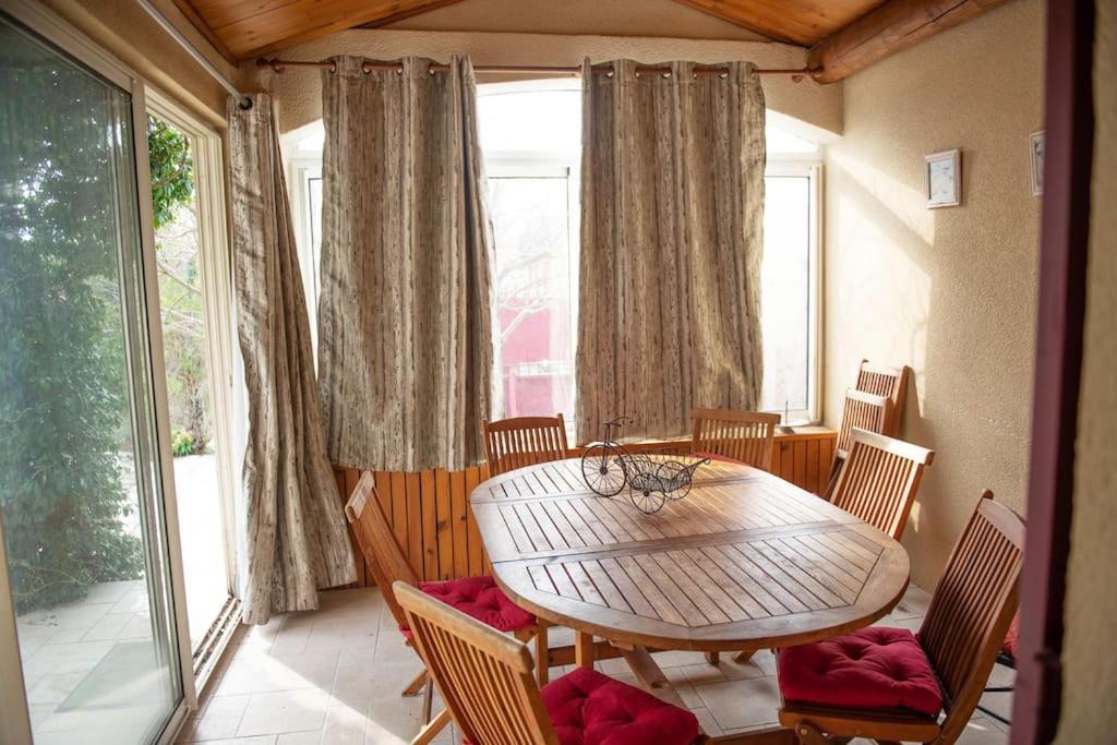 Petit Paradis . Pujaut Ngoại thất bức ảnh